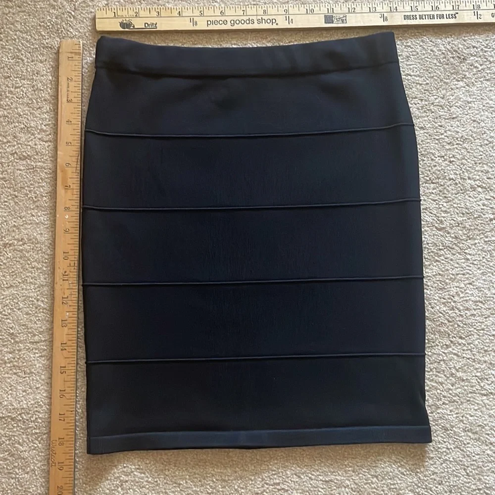 Little Black Skirt - Picture 3 of 5